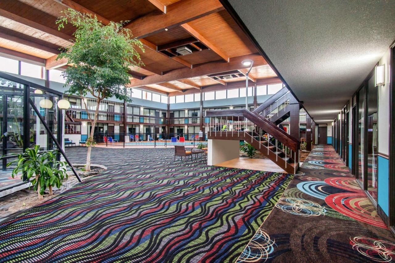 Quality Arkansas North Hotel 2*